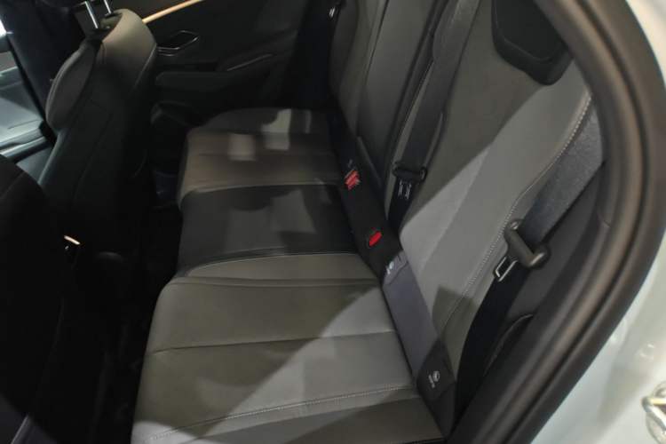 Used BYD Qin L 2026 Model DM-i 210KM Cloud Suspension Version Left Rear Seat