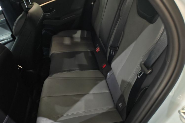 Used BYD Qin L 2026 Model DM-i 210KM Cloud Suspension Version Left Rear Seat