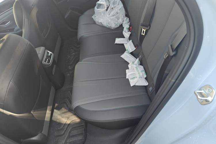 Used BYD Qin L 2026 DM-i 128KM Leading Edition Left Rear Seat