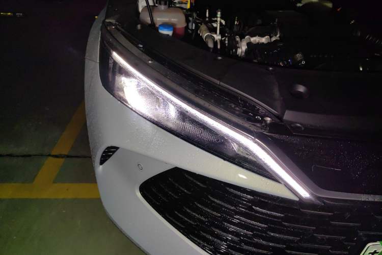 Used BYD Qin L 2026 Model DM-i 210KM Cloud Suspension Version Right Front Headlight