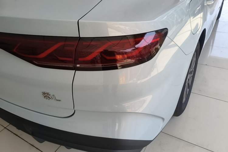 Used BYD Qin L 2026 DM-i 128KM Progressive Edition Right Rear Taillight
