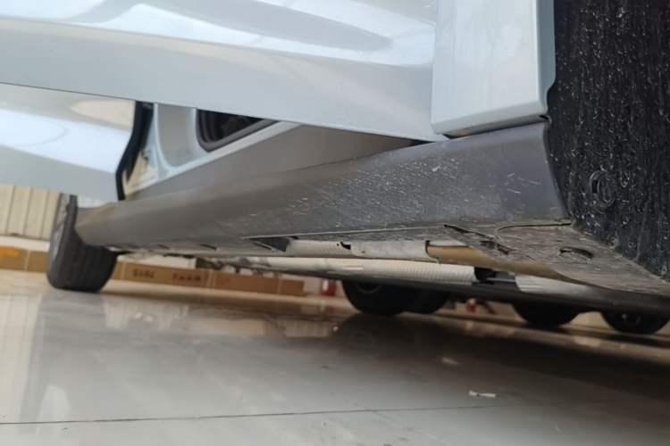 Used BYD Qin L 2026 DM-i 128KM Progressive Edition Right Side Sill