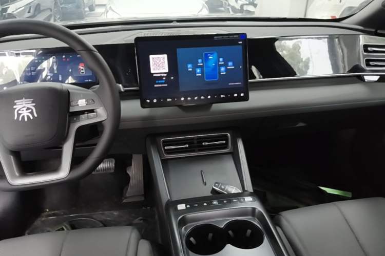 Used BYD Qin L 2026 DM-i 128KM Leading Edition Audio And AC Panel