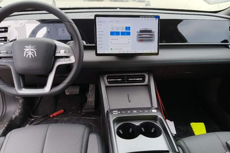 Used BYD Qin L 2026 DM-i 128KM Leading Edition Audio And AC Panel