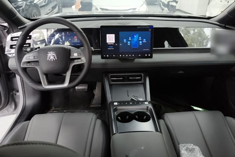 Used BYD Qin L 2026 DM-i 128KM Leading Edition Center Console