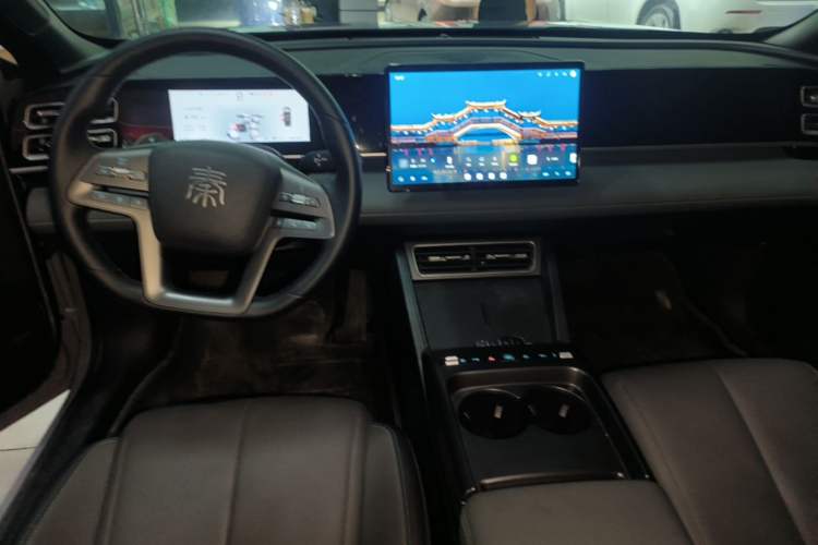 Used BYD Qin L 2026 Model DM-i 210KM Beyond Version Center Console