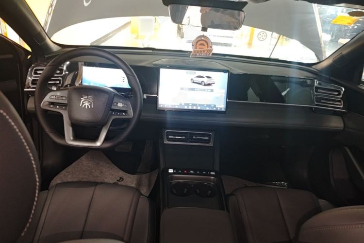 Used BYD Qin L 2026 Model DM-i 210KM Beyond Version Center Console