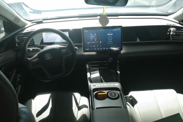 Used BYD Qin L 2026 DM-i 128KM Progressive Edition Center Console