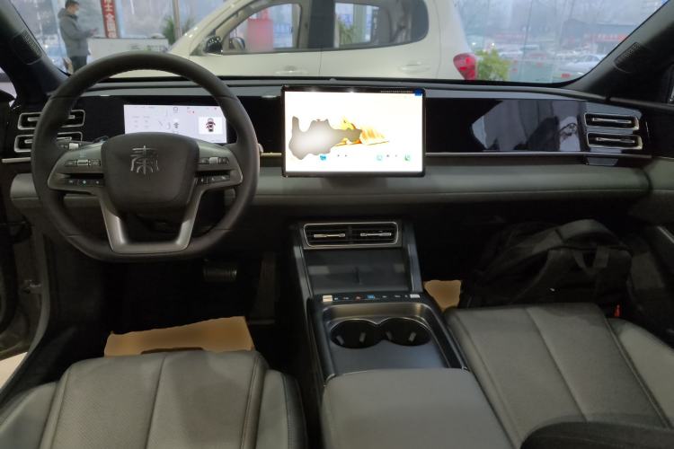 Used BYD Qin L 2026 DM-i 128KM Leading Edition Center Console