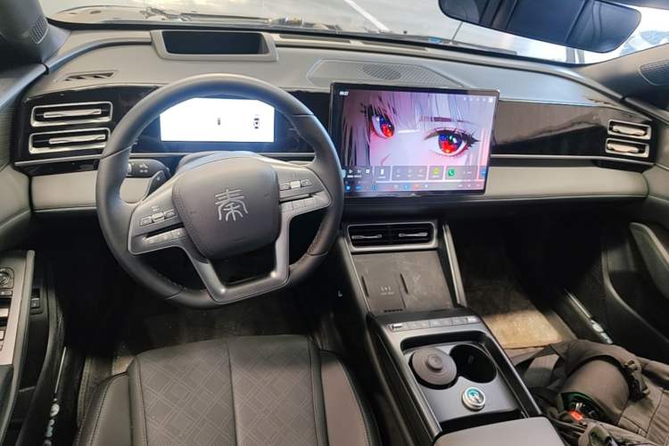 Used BYD Qin L 2026 Model DM-i 210KM Cloud Suspension Version Center Console