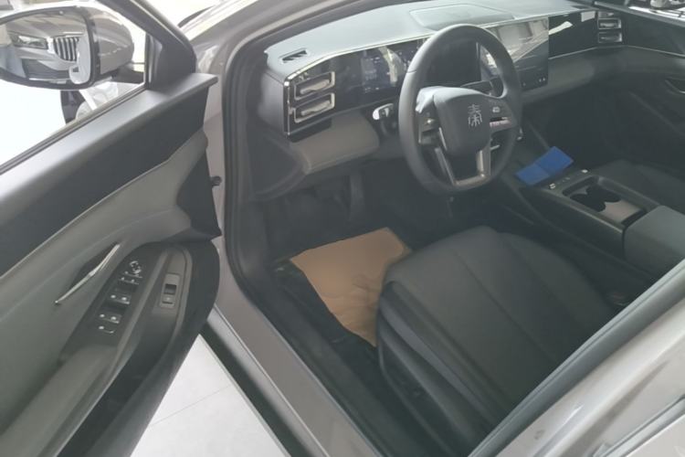 Used BYD Qin L 2026 DM-i 128KM Leading Edition Driver Seat