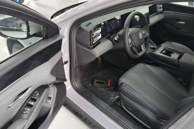 Used BYD Qin L 2026 DM-i 128KM Leading Edition Driver Seat
