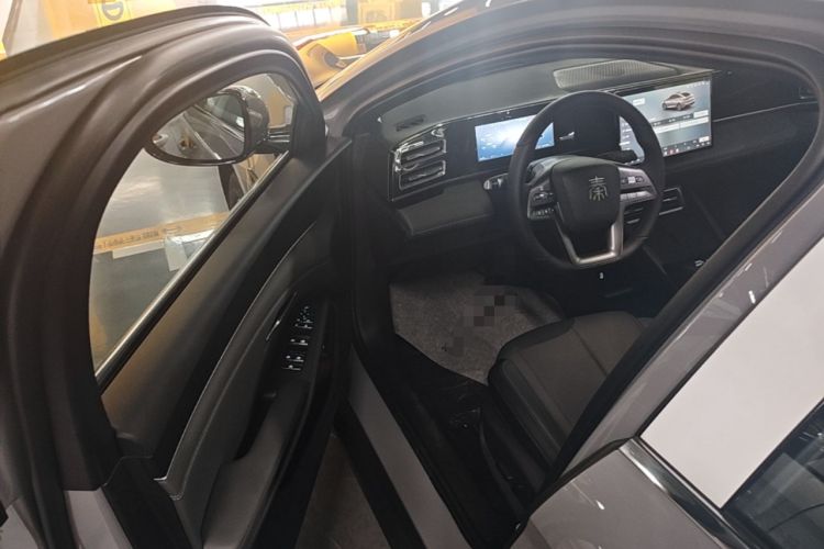 Used BYD Qin L 2026 Model DM-i 210KM Beyond Version Driver Seat