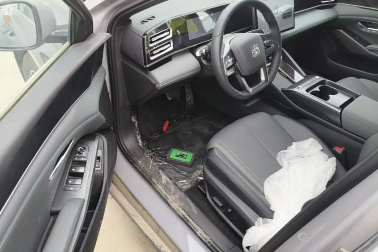 Used BYD Qin L 2026 DM-i 128KM Leading Edition Driver Seat