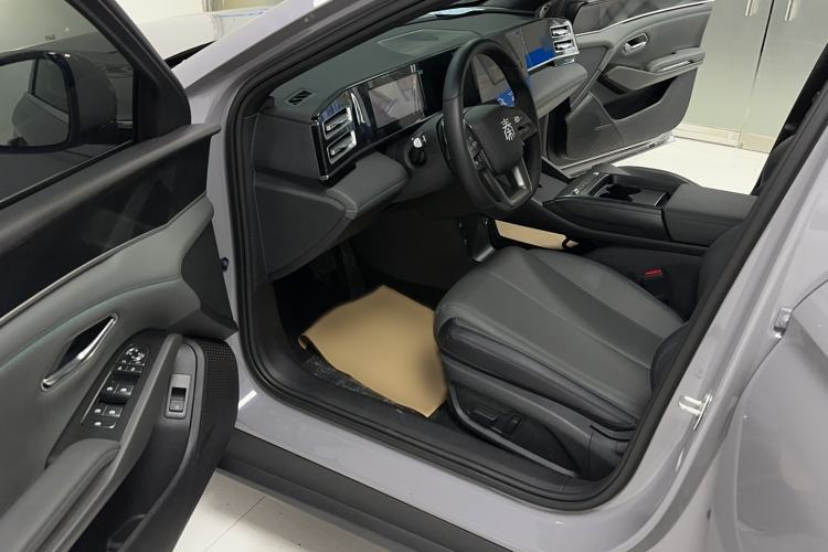 Used BYD Qin L 2026 DM-i 128KM Leading Edition Driver Seat