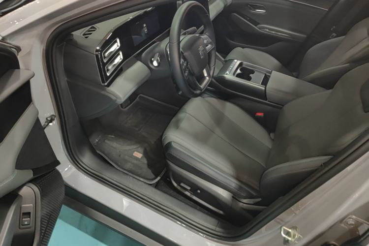 Used BYD Qin L 2026 DM-i 128KM Leading Edition Driver Seat