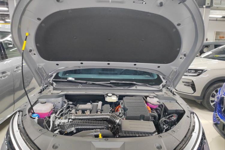 Used BYD Qin L 2026 DM-i 128KM Leading Edition Engine Bay