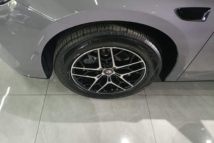 Used BYD Qin L 2026 Model DM-i 210KM Beyond Version Exterior 4