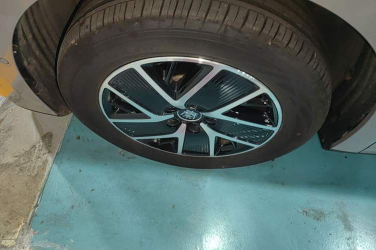 Used BYD Qin L 2026 DM-i 128KM Leading Edition Exterior 4