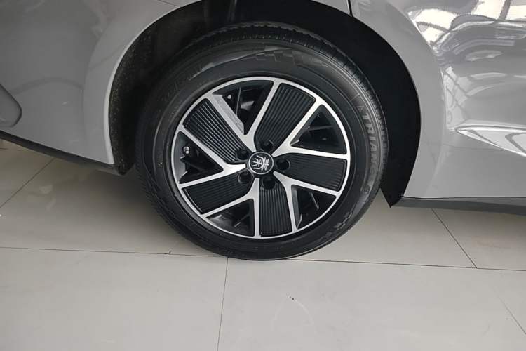Used BYD Qin L 2026 DM-i 128KM Leading Edition Exterior 5
