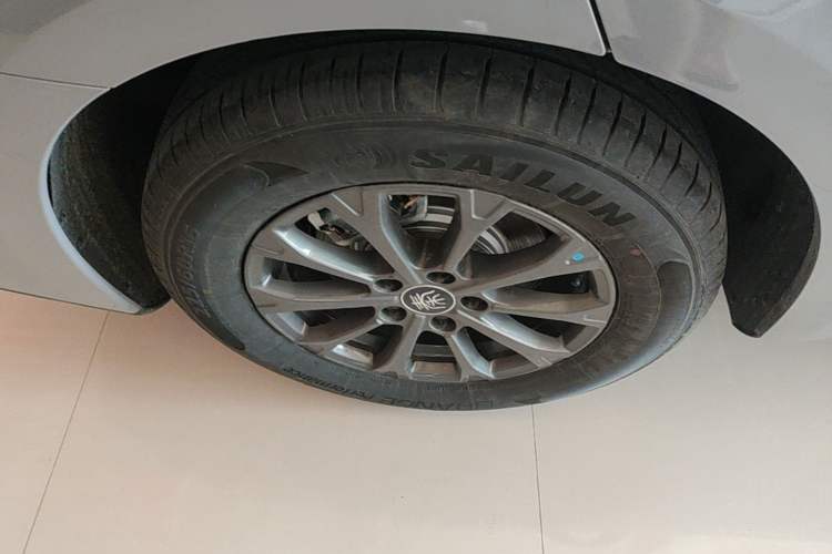 Used BYD Qin L 2026 DM-i 128KM Progressive Edition Exterior 5