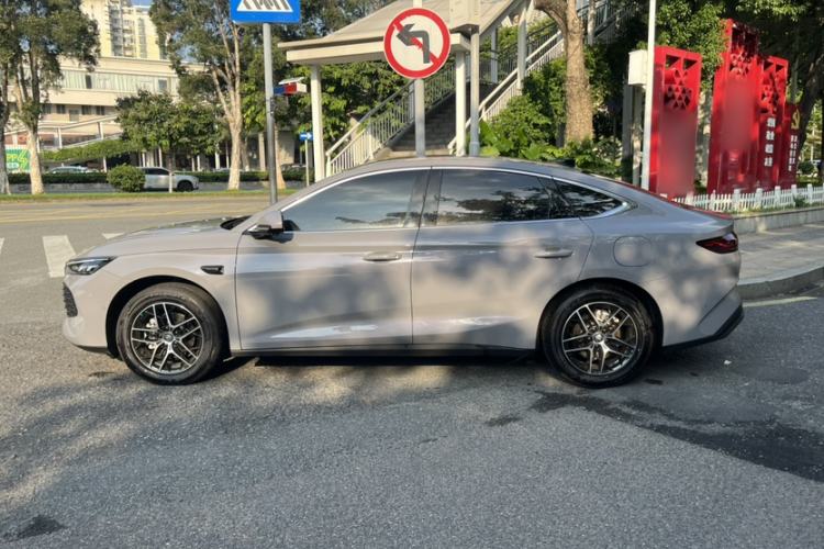Used BYD Qin L 2026 Model DM-i 210KM Beyond Version Exterior 6
