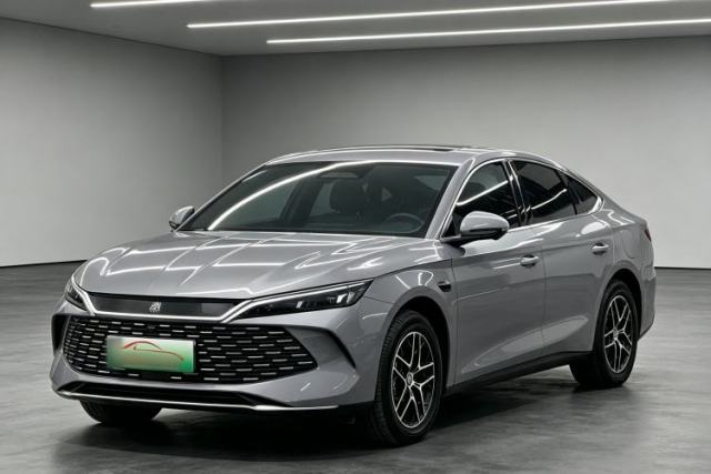 Ojetý BYD Qin L 2026 Model DM-i 210KM Beyond Version