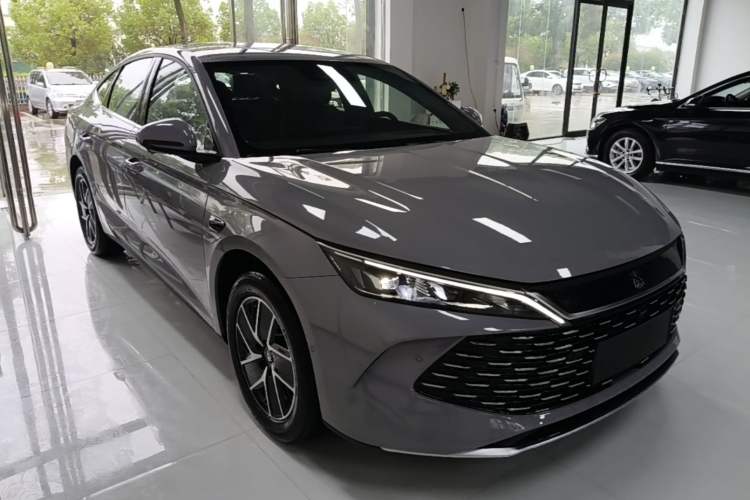 Used BYD Qin L 2026 DM-i 128KM Leading Edition Front Right 45 Deg