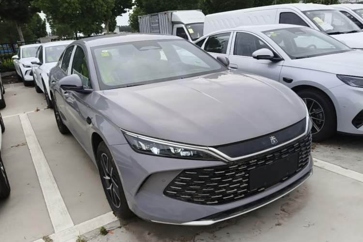 Used BYD Qin L 2026 DM-i 128KM Leading Edition Front Right 45 Deg