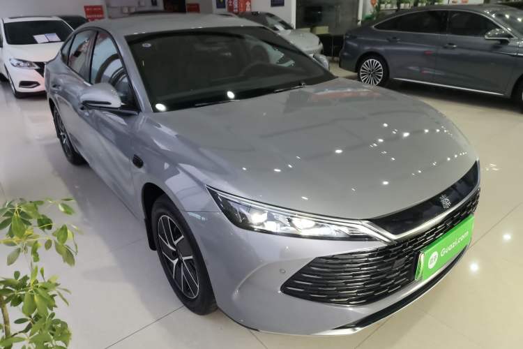 Used BYD Qin L 2026 DM-i 128KM Leading Edition Front Right 45 Deg