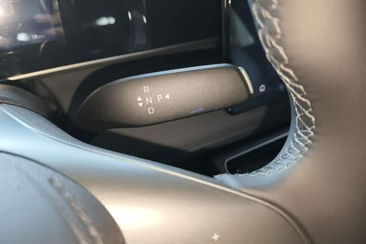 Used BYD Qin L 2026 DM-i 128KM Leading Edition Gear Lever