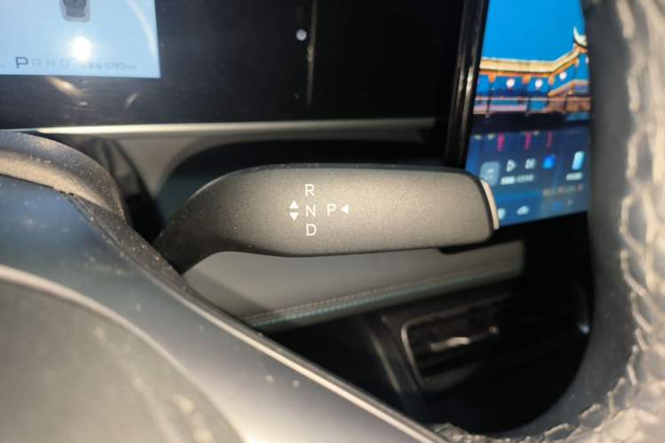 Used BYD Qin L 2026 Model DM-i 210KM Beyond Version Gear Lever