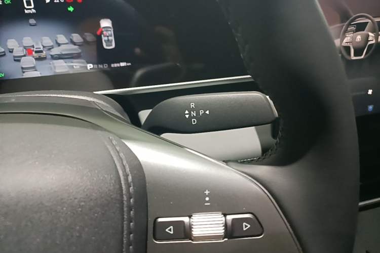 Used BYD Qin L 2026 Model DM-i 210KM Beyond Version Gear Lever