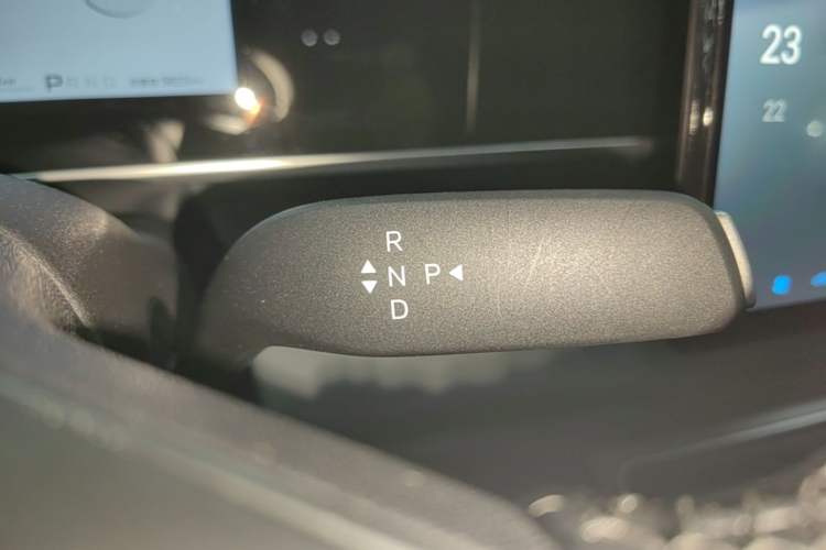 Used BYD Qin L 2026 DM-i 128KM Leading Edition Gear Lever