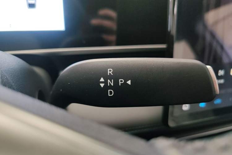 Used BYD Qin L 2026 Model DM-i 210KM Cloud Suspension Version Gear Lever
