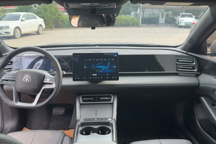 Used BYD Qin L 2026 DM-i 128KM Leading Edition Interior 2