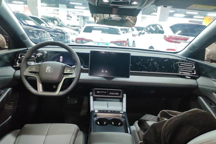 Used BYD Qin L 2026 DM-i 128KM Leading Edition Interior 2