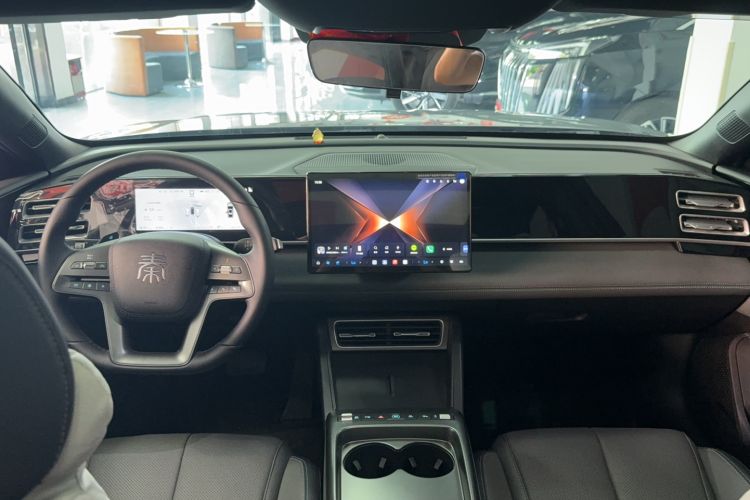 Used BYD Qin L 2026 Model DM-i 210KM Beyond Version Interior 3