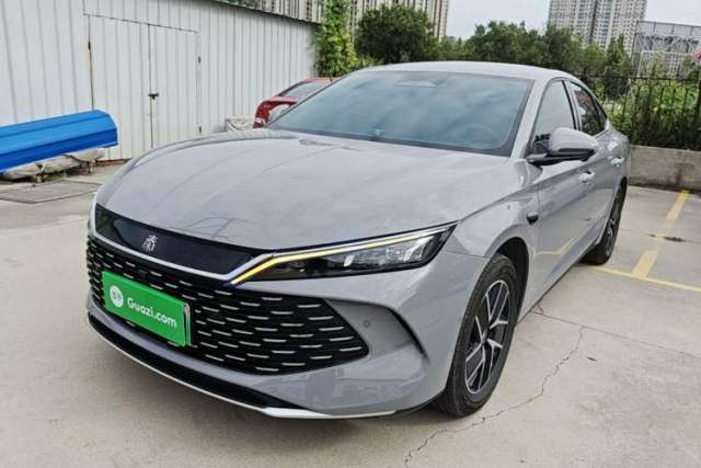 Ojetý BYD Qin L 2026 DM-i 128KM Leading Edition