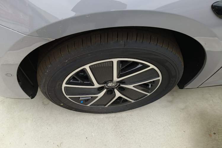 Used BYD Qin L 2026 DM-i 128KM Leading Edition Left Front Wheel Hub