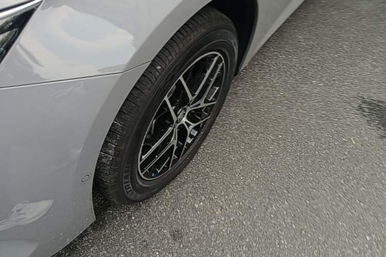 Used BYD Qin L 2026 Model DM-i 210KM Beyond Version Left Front Wheel Hub