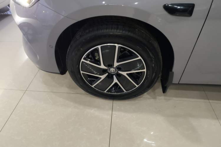 Used BYD Qin L 2026 DM-i 128KM Leading Edition Left Front Wheel Hub