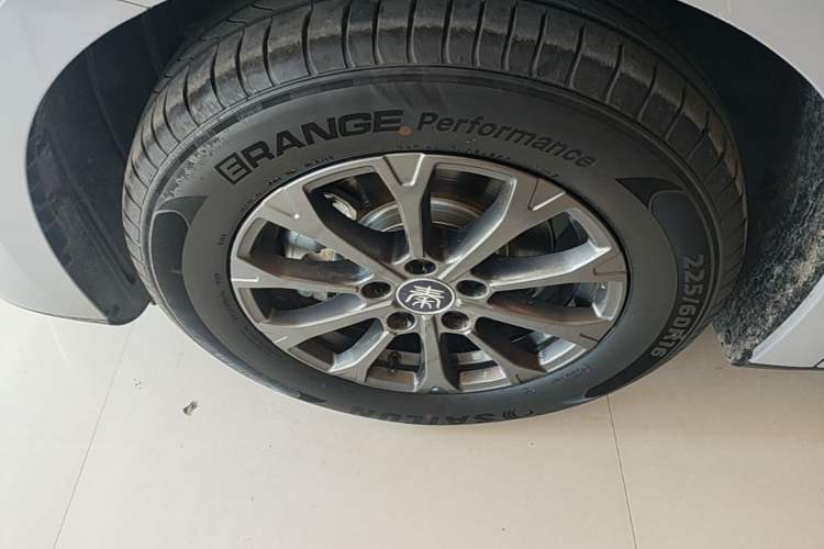 Used BYD Qin L 2026 DM-i 128KM Progressive Edition Left Front Wheel Hub