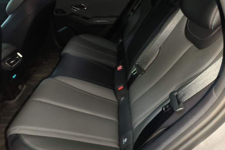 Used BYD Qin L 2026 Model DM-i 210KM Beyond Version Left Rear Seat