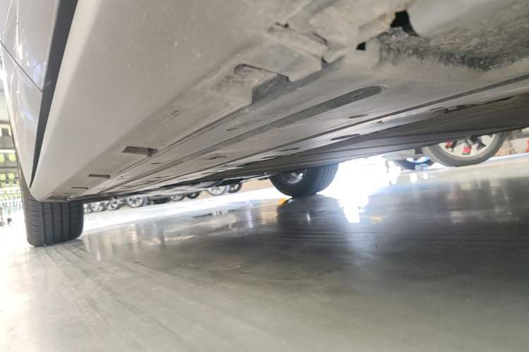 Used BYD Qin L 2026 Model DM-i 210KM Cloud Suspension Version Left Side Sill
