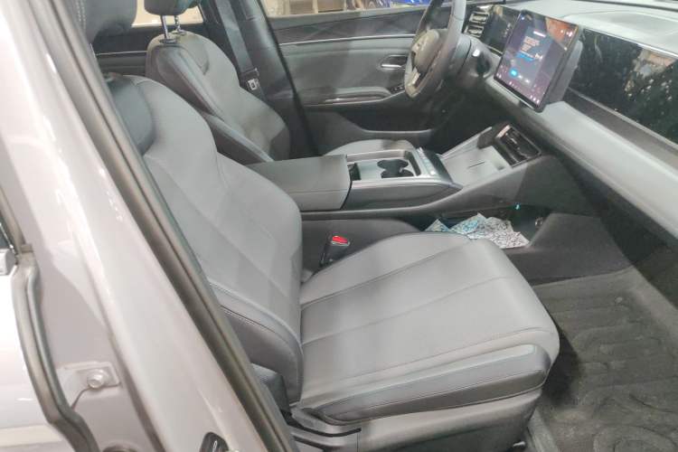 Used BYD Qin L 2026 DM-i 128KM Leading Edition Right Front Seat