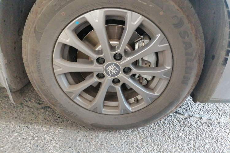 Used BYD Qin L 2026 DM-i 128KM Progressive Edition Right Front Wheel Hub