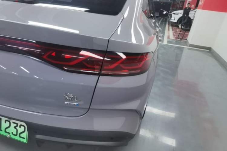 Used BYD Qin L 2026 DM-i 128KM Leading Edition Right Rear Taillight