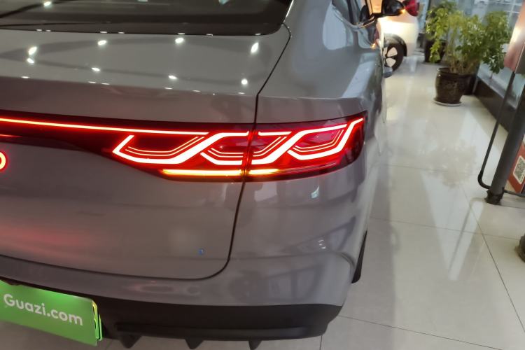 Used BYD Qin L 2026 DM-i 128KM Leading Edition Right Rear Taillight