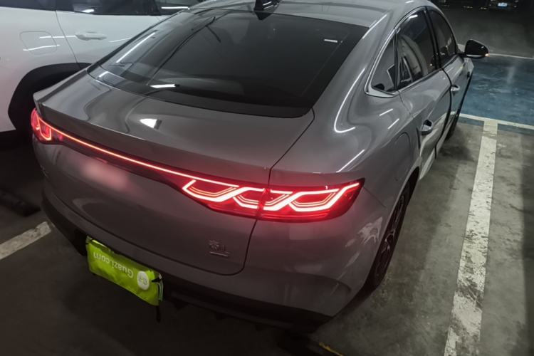 Used BYD Qin L 2026 Model DM-i 210KM Beyond Version Right Rear Taillight